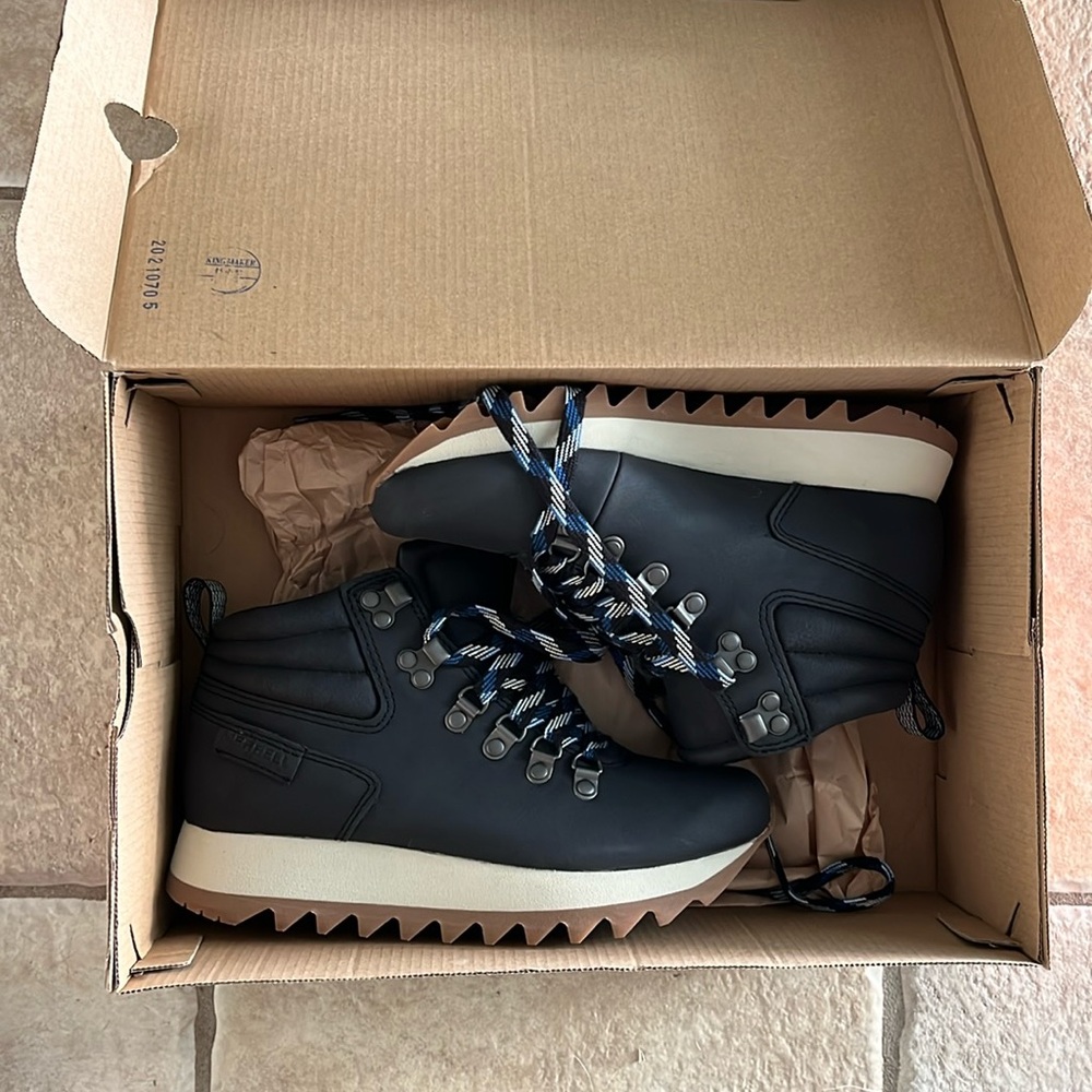 Merrell women’s Alpine Hiker size 6